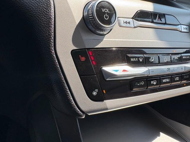 Photo of 2022 Rapid Red Metallic Tinted Clearcoat Ford Explorer