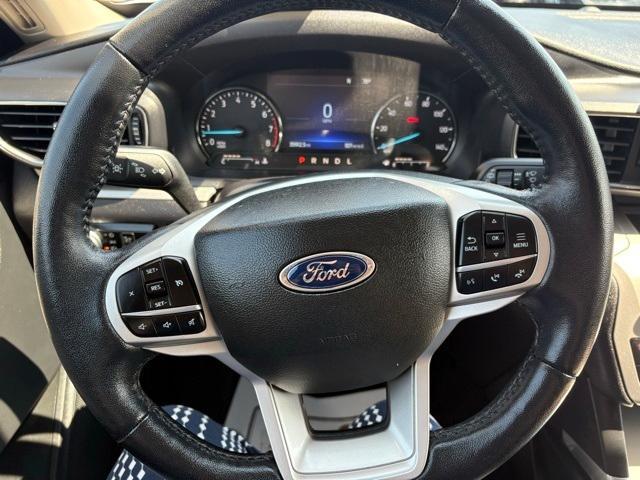 Photo of 2022 Rapid Red Metallic Tinted Clearcoat Ford Explorer