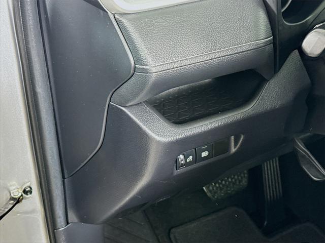 Photo of 2021 Silver Toyota RAV4