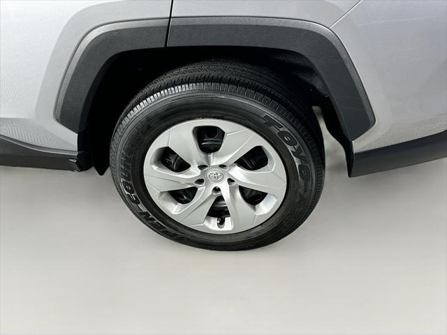 Photo of 2021 Silver Toyota RAV4