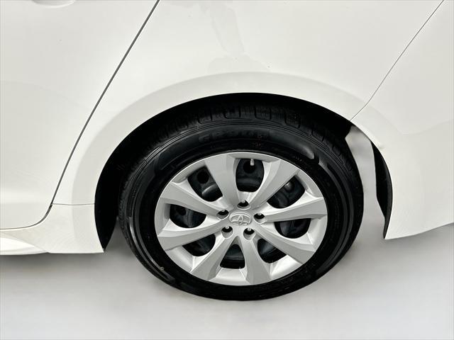 Photo of 2022 White Toyota Corolla