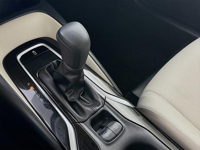Photo of 2022 White Toyota Corolla