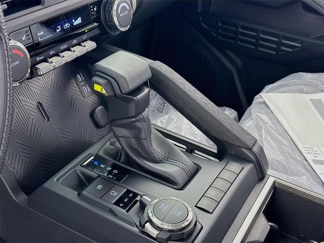 Photo of 2025 White Toyota Tacoma