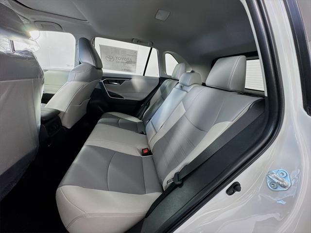 Photo of 2025 White Toyota RAV4