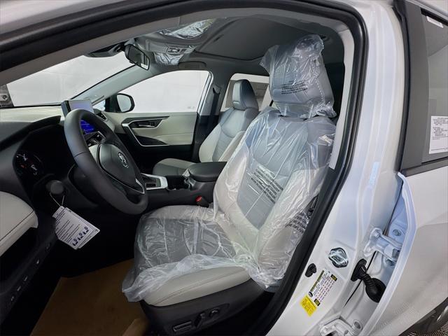 Photo of 2025 White Toyota RAV4