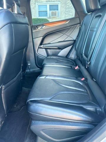 Photo of 2015 Ingot Silver Metallic Lincoln MKC