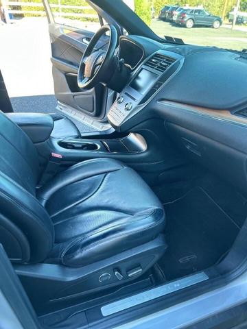Photo of 2015 Ingot Silver Metallic Lincoln MKC