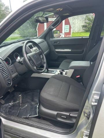 Photo of 2010 Ingot Silver Metallic Ford Escape