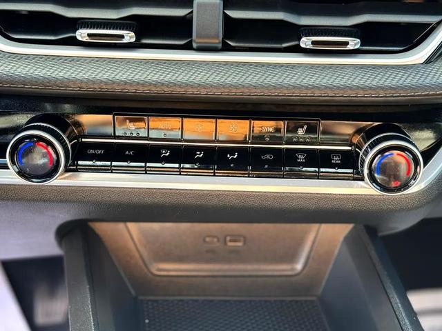 Photo of 2025 Black Chevrolet Equinox