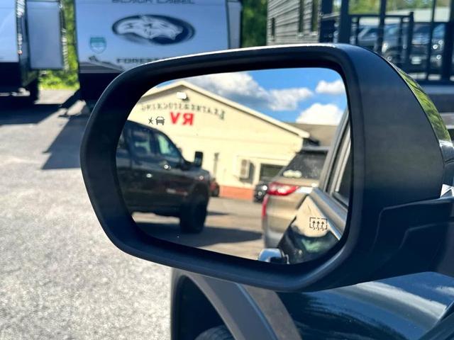 Photo of 2025 Black Chevrolet Equinox