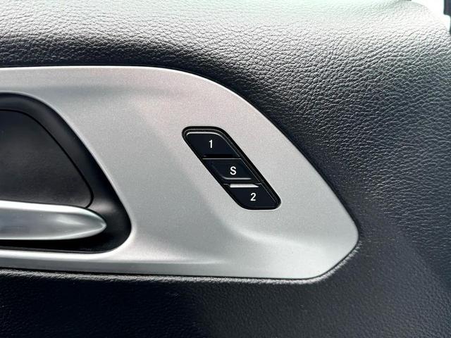 Photo of 2023 White Chrysler Pacifica