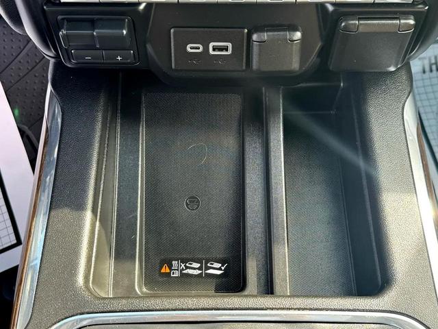 Photo of 2020 White Chevrolet Silverado 1500