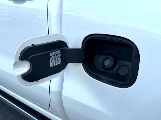 Photo of 2020 White Chevrolet Silverado 1500