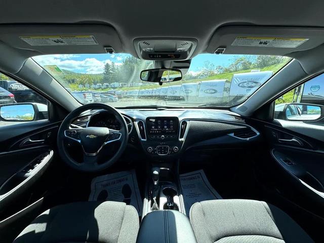 Photo of 2023 White Chevrolet Malibu
