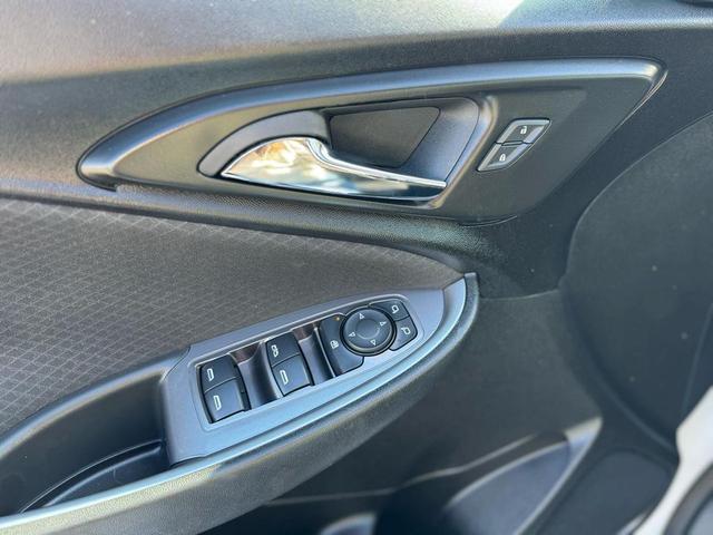 Photo of 2023 White Chevrolet Malibu