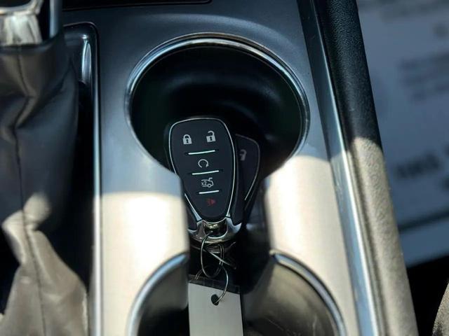 Photo of 2023 White Chevrolet Malibu