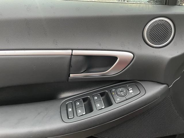 Photo of 2025 Ultimate red Hyundai SONATA Hybrid
