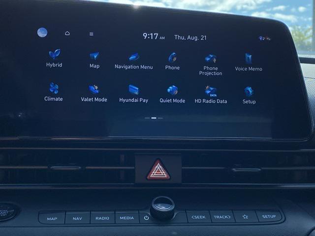 Photo of 2025 Ecotronic Gray Hyundai ELANTRA