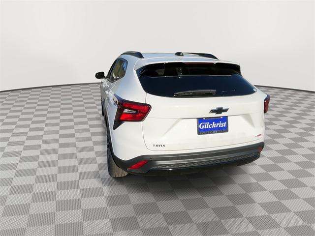 Photo of 2025 Summit White Chevrolet Trax