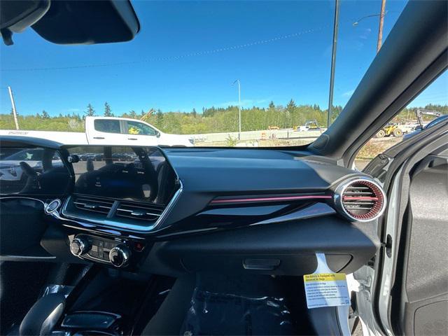 Photo of 2025 Summit White Chevrolet Trax