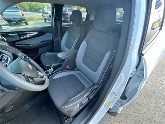 Photo of 2026 Summit White Chevrolet Trailblazer