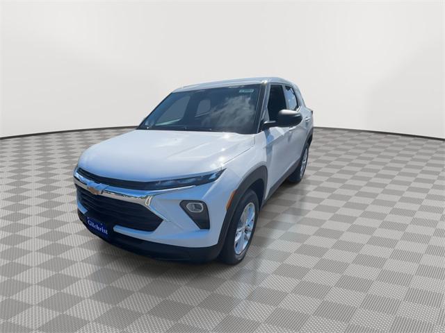 Photo of 2026 Summit White Chevrolet Trailblazer