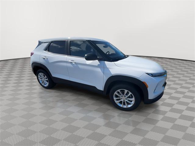 Photo of 2026 Summit White Chevrolet Trailblazer