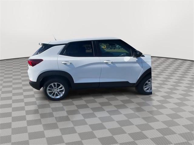 Photo of 2026 Summit White Chevrolet Trailblazer