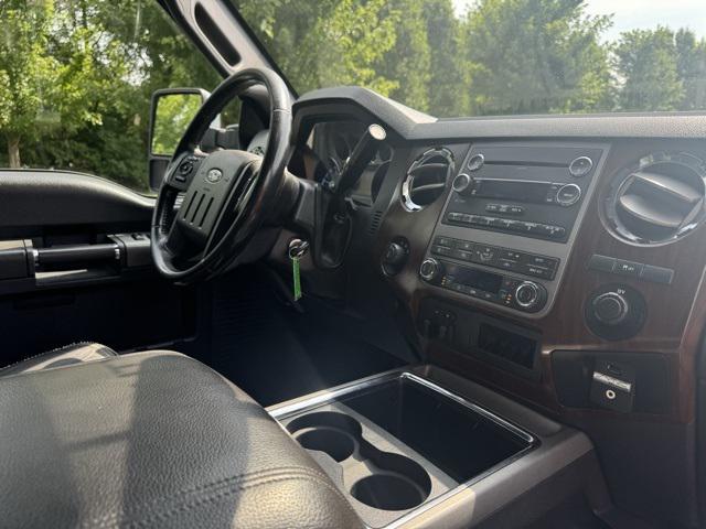 Photo of 2011 Dark Blue Pearl Metallic Ford F-350