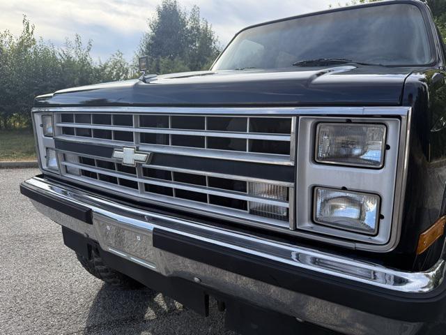 Photo of 1986 Black Chevrolet C10/K10