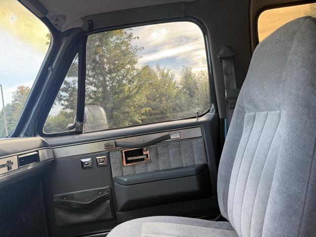 Photo of 1986 Black Chevrolet C10/K10