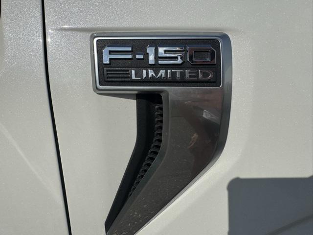 Photo of 2022 Star White Metallic Tri-Coat Ford F-150