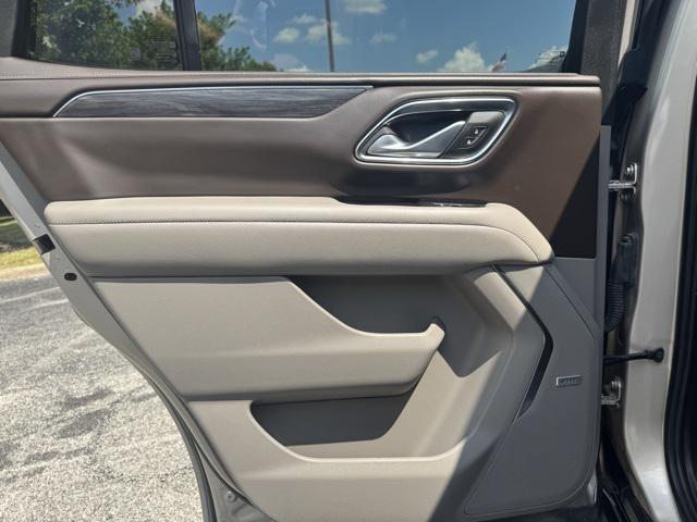 Photo of 2024 Pearl Beige Metallic GMC Yukon