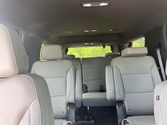 Photo of 2024 Pearl Beige Metallic GMC Yukon