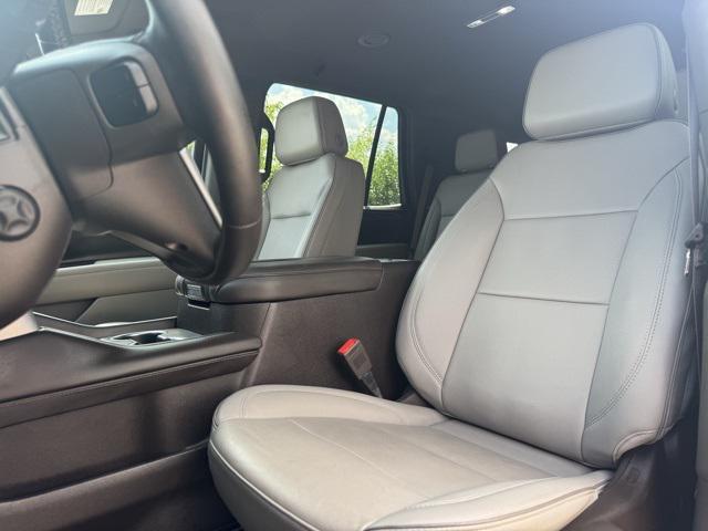 Photo of 2024 Pearl Beige Metallic GMC Yukon