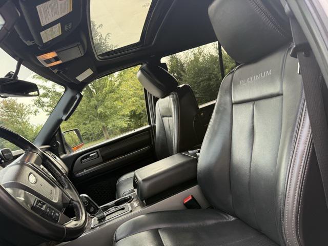 Photo of 2016 Oxford White Ford Expedition EL