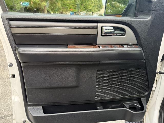 Photo of 2016 Oxford White Ford Expedition EL