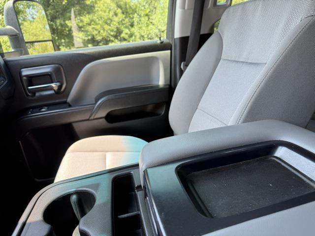 Photo of 2019 Summit White Chevrolet Silverado 2500