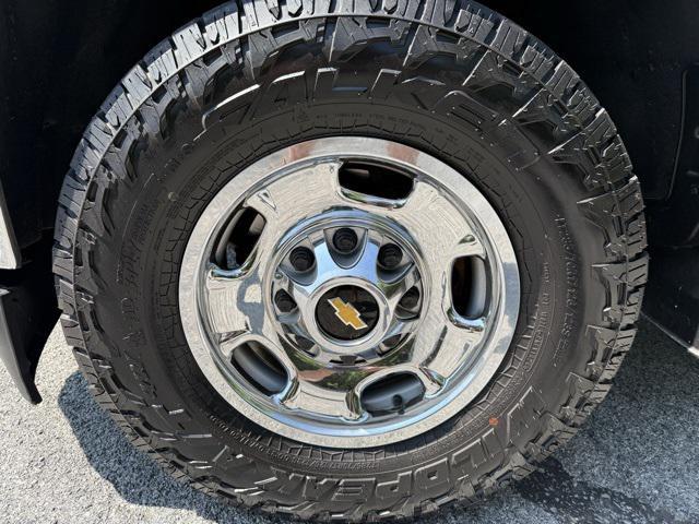 Photo of 2019 Summit White Chevrolet Silverado 2500