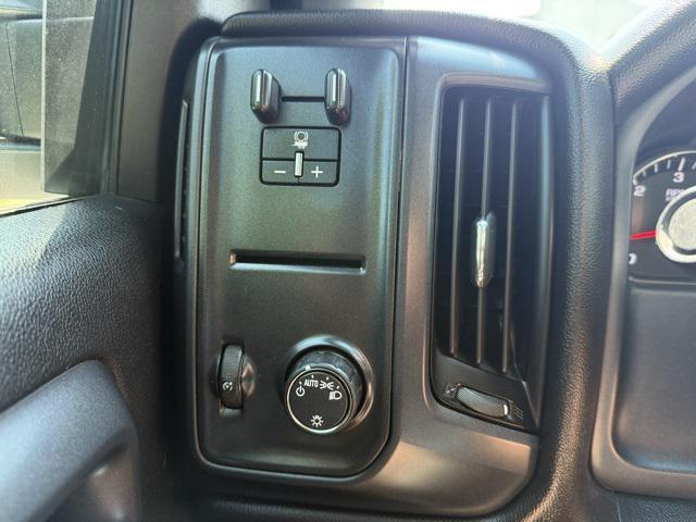 Photo of 2019 Summit White Chevrolet Silverado 2500