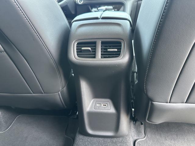 Photo of 2022 Summit White Buick Envision