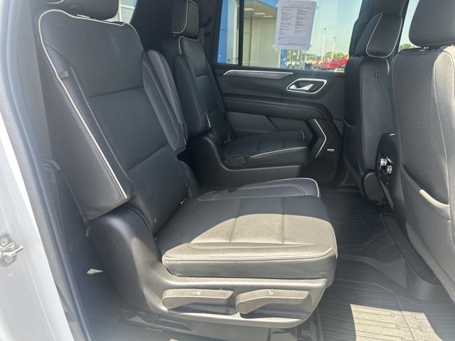 Photo of 2022 Summit White GMC Yukon XL