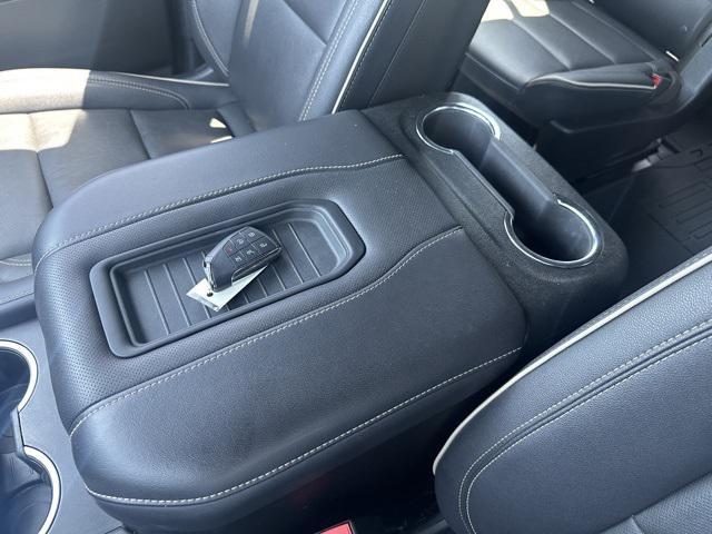 Photo of 2022 Summit White GMC Yukon XL