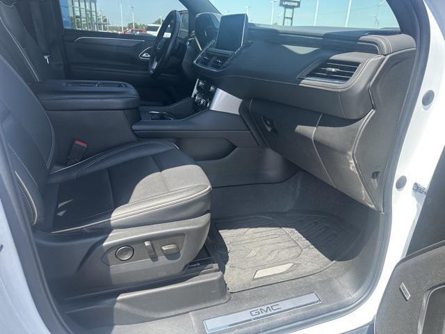 Photo of 2022 Summit White GMC Yukon XL
