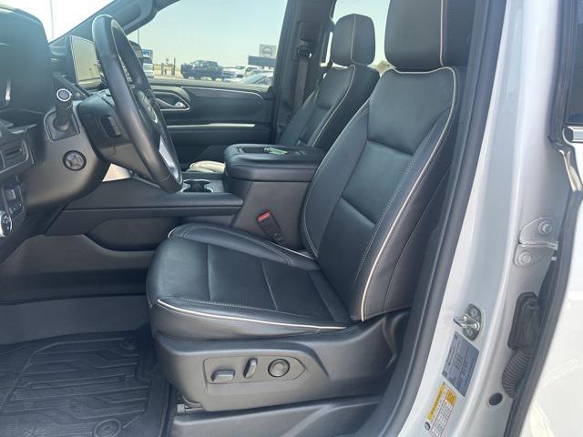 Photo of 2022 Summit White GMC Yukon XL