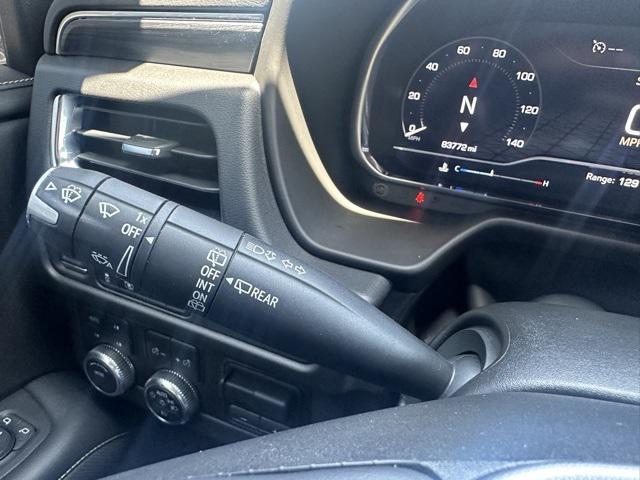 Photo of 2022 Summit White GMC Yukon XL