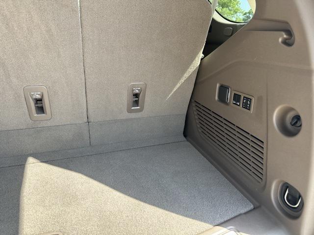 Photo of 2021 Pearl Beige Metallic GMC Yukon
