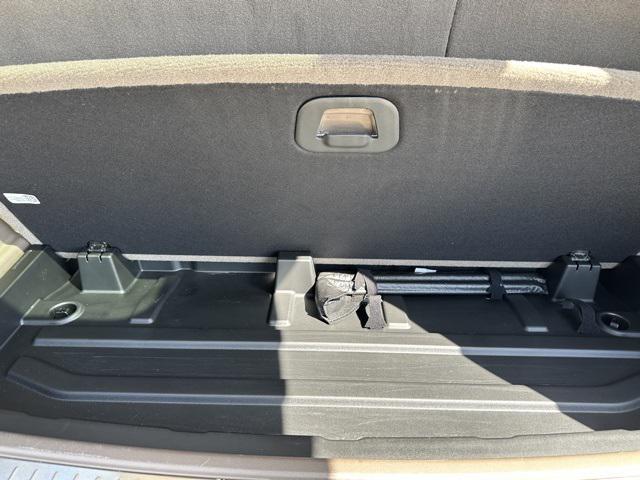 Photo of 2021 Pearl Beige Metallic GMC Yukon