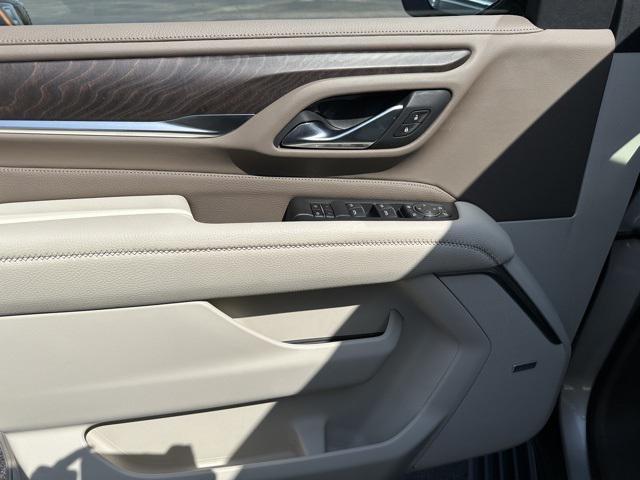 Photo of 2021 Pearl Beige Metallic GMC Yukon