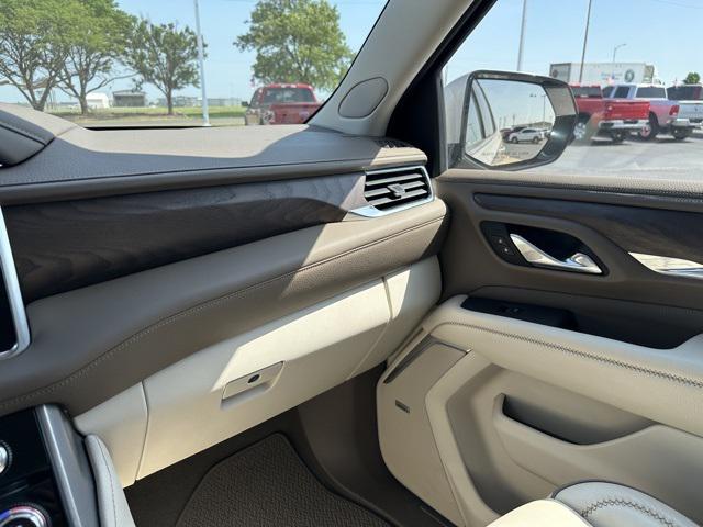 Photo of 2021 Pearl Beige Metallic GMC Yukon